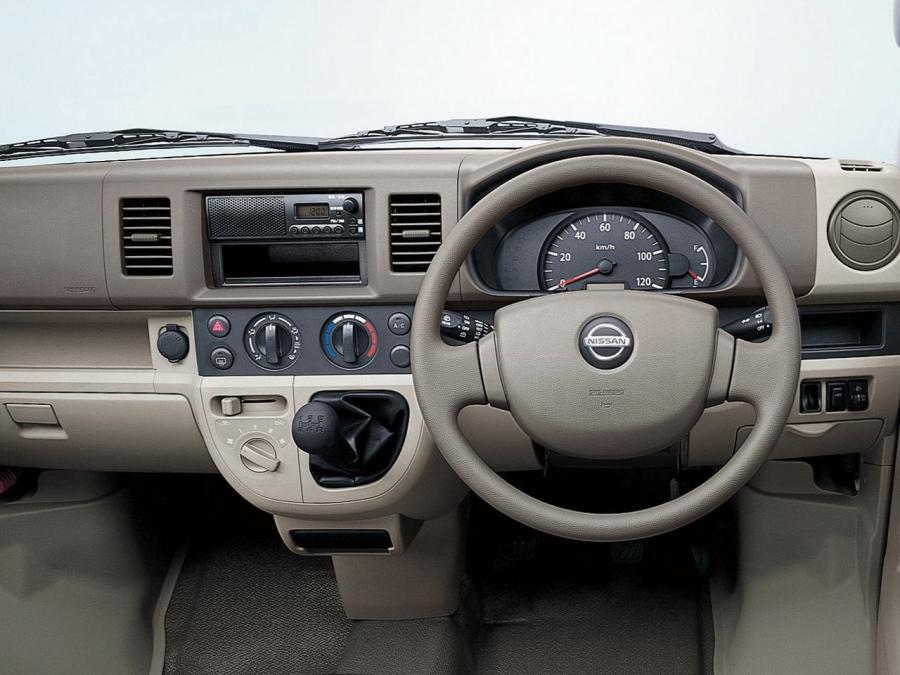  Nissan NV100 Clipper 2013 года  (фото 2 из 3)